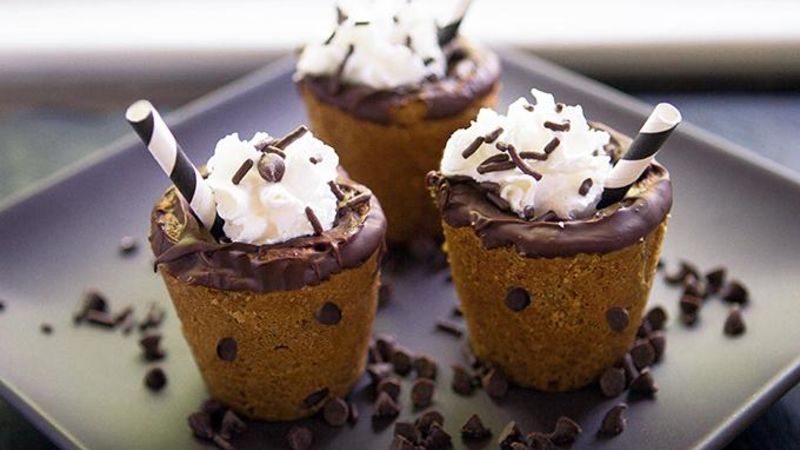 Mudslide Jello Shots in Cookie Shot Glasses Recipe - Tablespoon.com