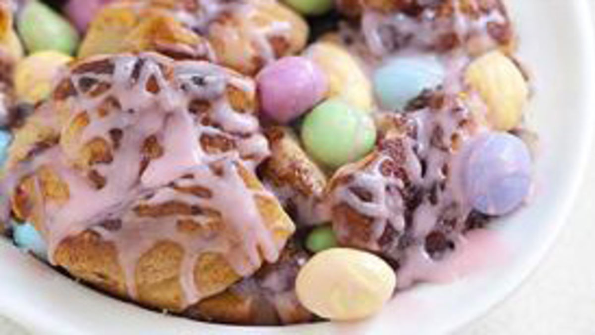 Chocolatey Cinnamon Roll Pull-Apart