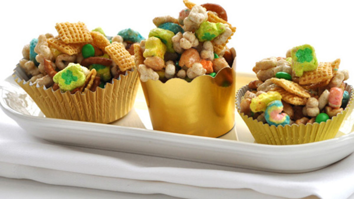 Pot o’ Gold Chex™ Party Mix