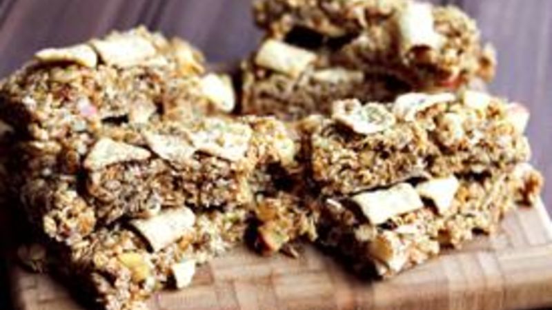 Apple Crunch Granola Bars Recipe - Tablespoon.com