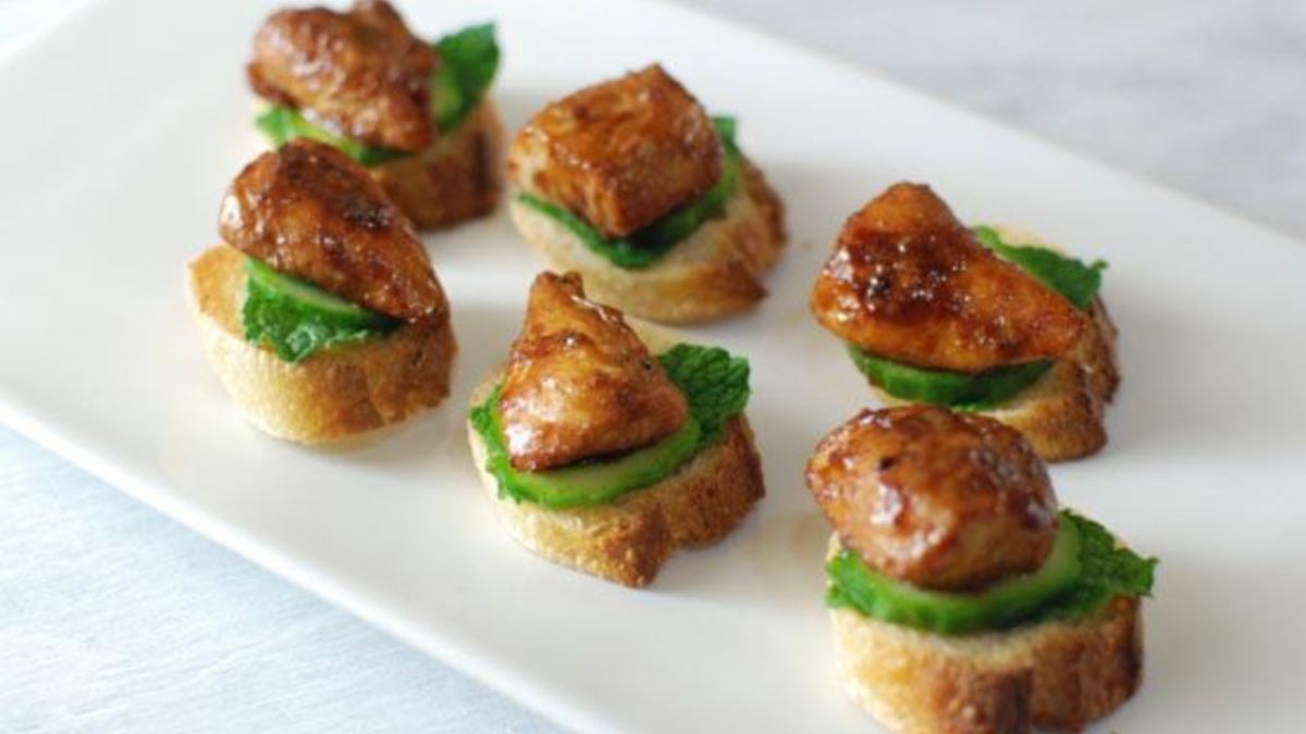 Mint Julep Chicken Crostini