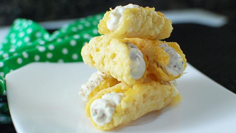 Mini French Onion Parmesan Crisps Recipe - Tablespoon.com