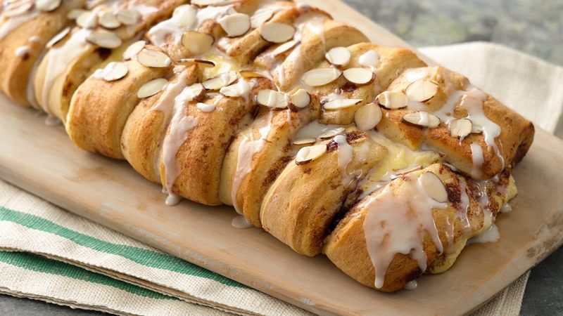 Macaroon-Cinnamon Roll Braid 