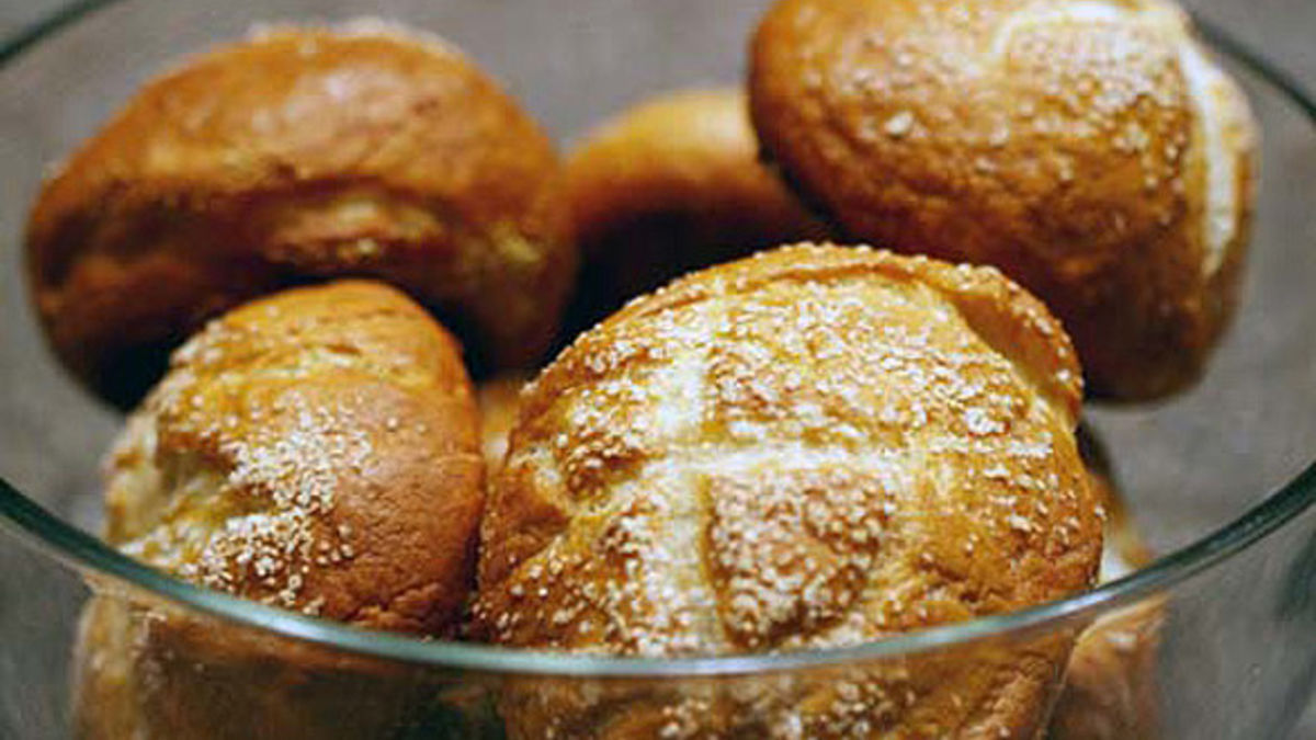 Pretzel Rolls