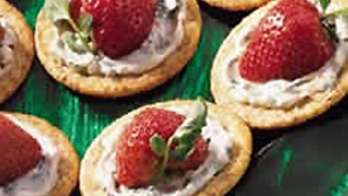 Strawberries and Watercress on Wheat Crackers for 12 To 16
