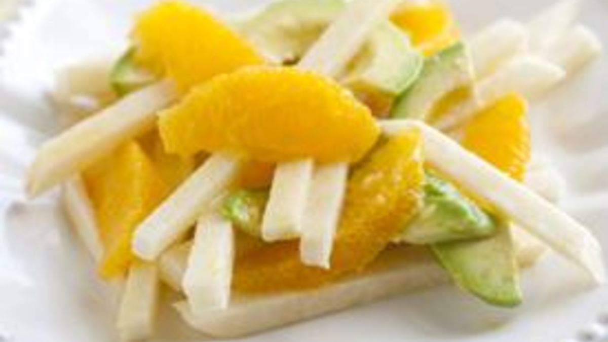 Orange and Jicama Salad with Avocado