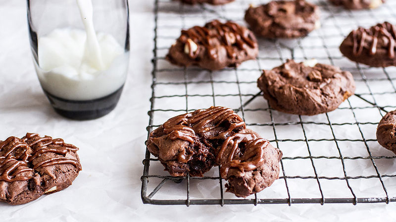 Triple Chocolate Cheesecake Cookies