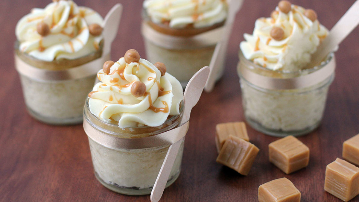 Mini Vanilla Caramel Cakes with White Chocolate Ganache Frosting