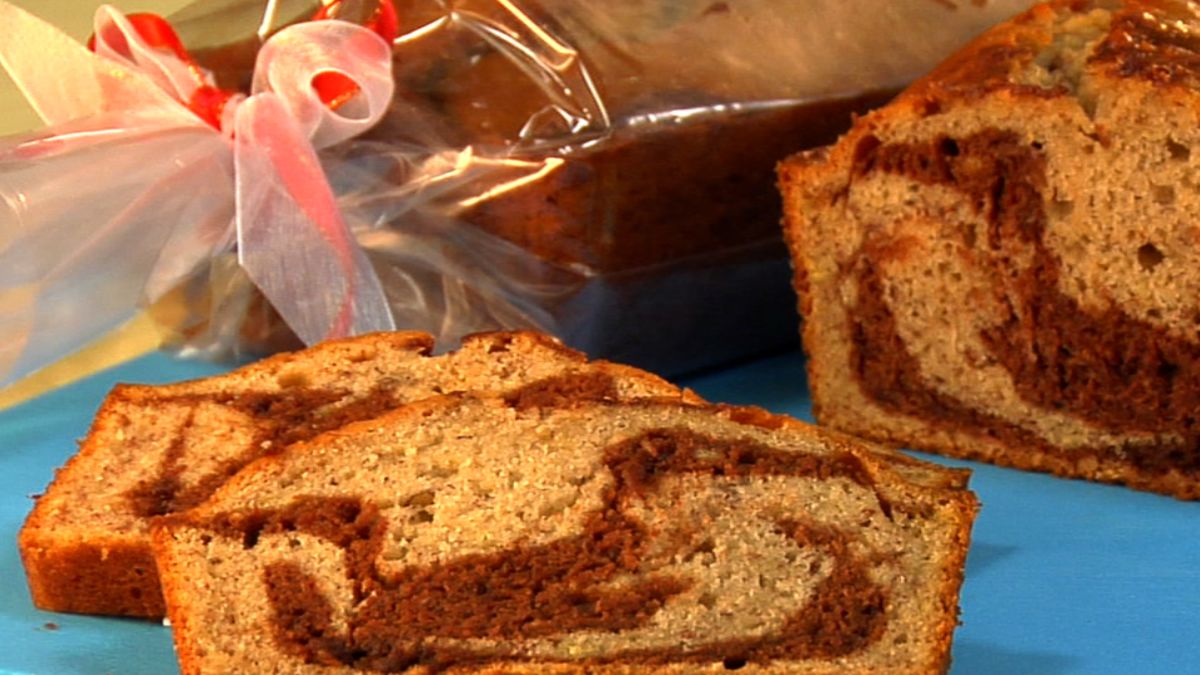 Chocolate-Hazelnut Swirled Banana Bread