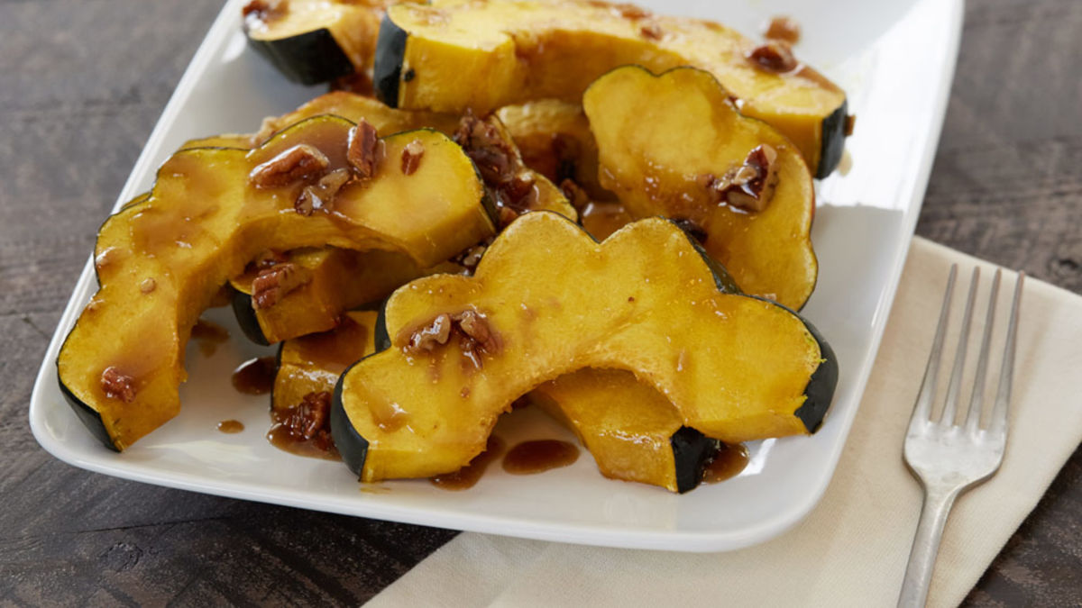 Acorn Squash with Butter Pecan Sauce