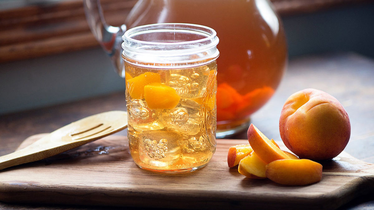 Boozy Sweet Tea Peach Punch