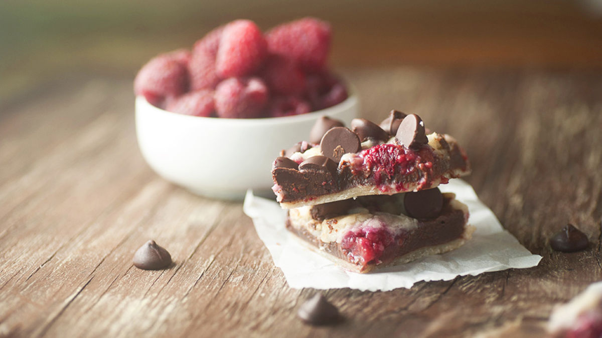 Dark Chocolate Raspberry Pie Bars