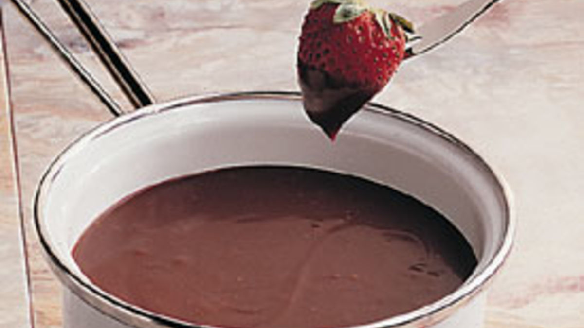 Chocolate-Sour Cream Fondue
