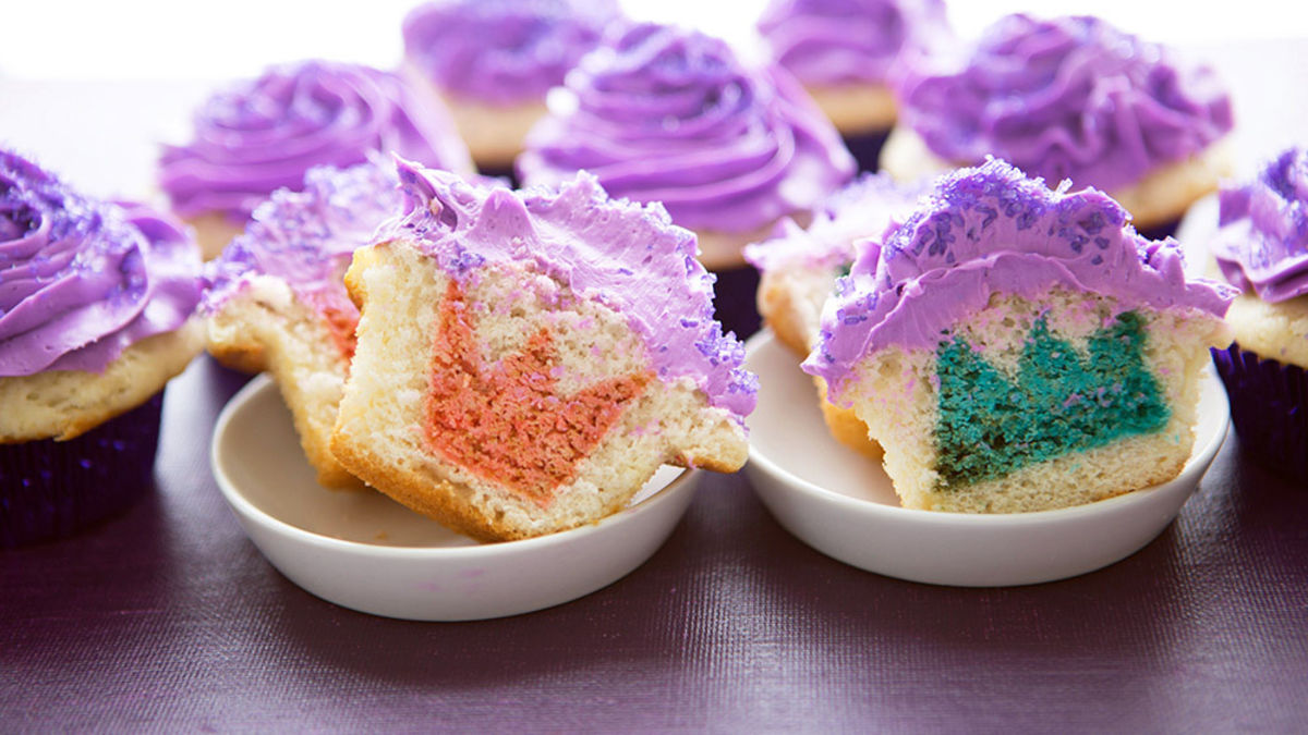 Royal Baby Crown Reveal Cupcakes
